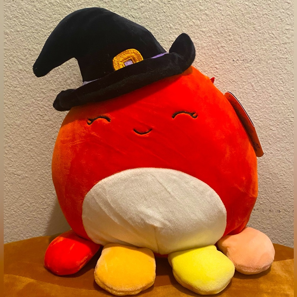 Detra Halloween squishmallow 8in